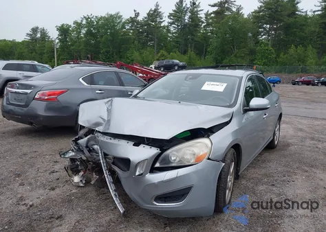 2013 Volvo S60 T5 из США, поврежденный, VIN YV1612FH6D2175986